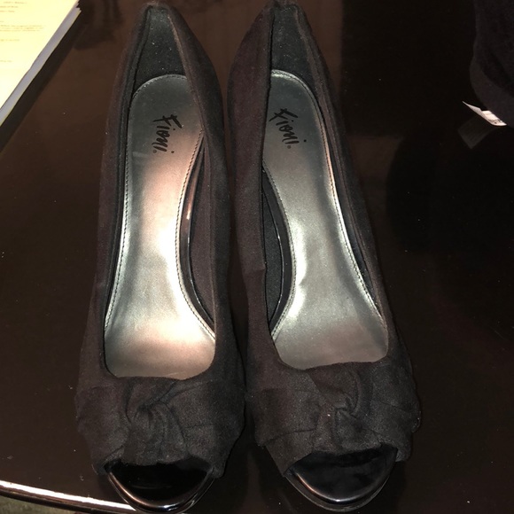 FIONI Clothing Shoes - Black peep toe heels